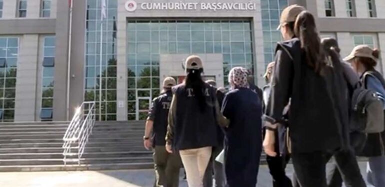 Terör örgütü FETÖ/PDY’ye yönelik operasyonda 8 şüpheli gözaltına alındı