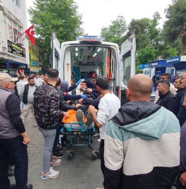 Tokat'ta alacak kavgası Başına keserle vurulan genç hastaneye kaldırıldı