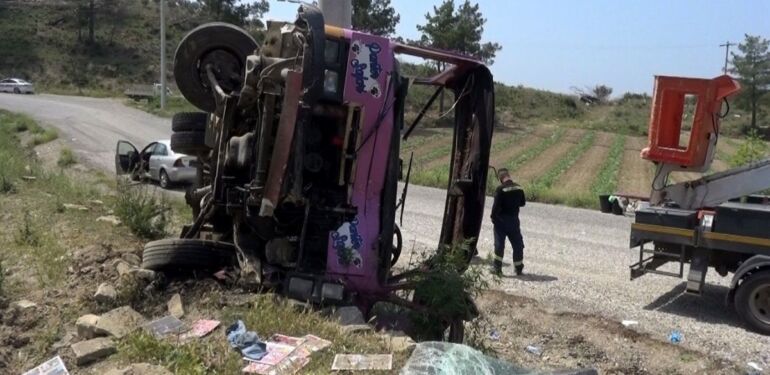 Turistlerin eğlencesi acı bitti Manavgat'ta safari araçları çarpıştı