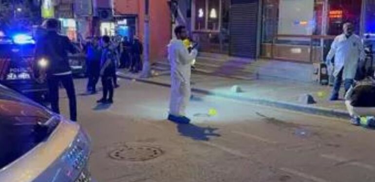 Üsküdar'da pastaneye silahlı saldırı 3 kişi hayatını kaybetti