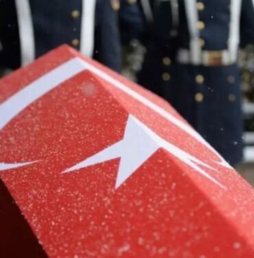 Üzerine yıldırım düşen eden asker şehit oldu