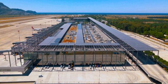 YDA Dalaman Havalimanı elektriğini güneş enerjisinden karşılamaya başladı