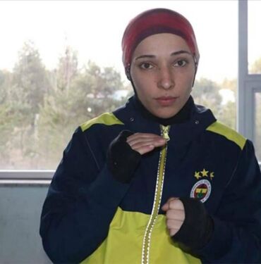 Yılanın ısırdığı milli boksör Rabia Topuz'un tedavisi sürüyor