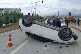 Yozgat'ta devrilen otomobildeki 2'si çocuk 4 kişi yaralandı