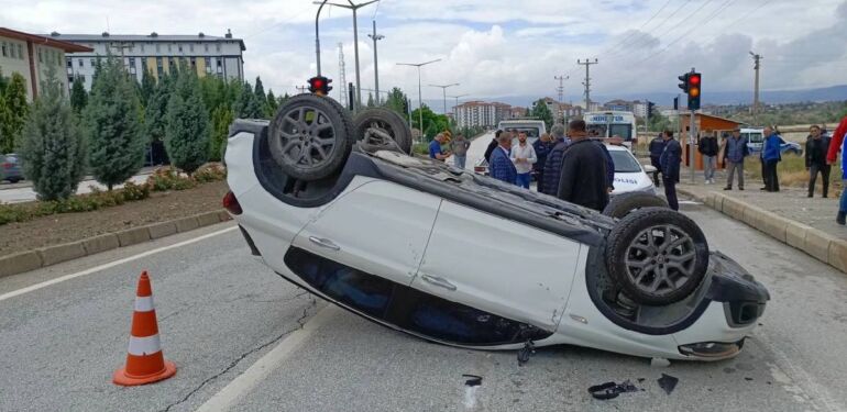 Yozgat'ta devrilen otomobildeki 2'si çocuk 4 kişi yaralandı