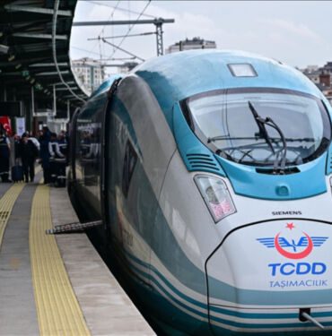 Yüksek hızlı tren seferleri başladı... İstanbul-Sivas arası artık 7 saat 18 dakika