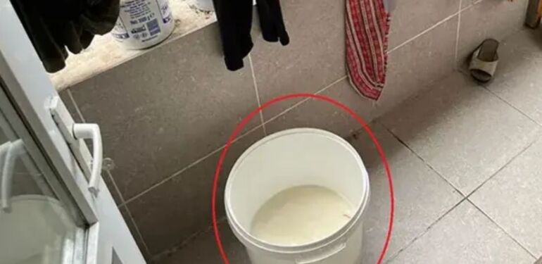 1,5 yaşındaki bebek süt dolu kovanın içine düştü Bilinci kapalı