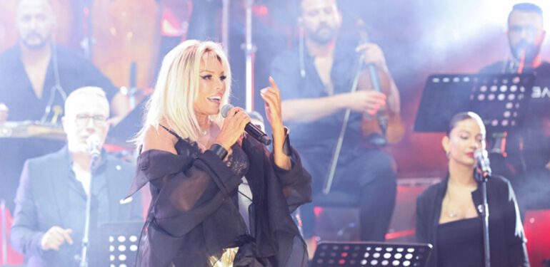 Ajda Pekkan Beşiktaş Tüpraş Stadyumu'nda konser verecek