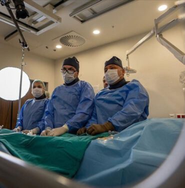 Ankara'daki beyin cerrahi operasyonunu Mısırlı yüzlerce hekim canlı yayında izledi