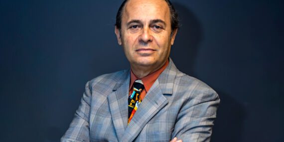 Ayhan Sicimoğlu’ndan personeline tokatlı saldırı!