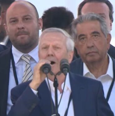 Aziz Yıldırım kongreyi terk etti!