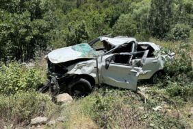 Balıkesir'de şarampole devrilen otomobildeki 2 kişi öldü