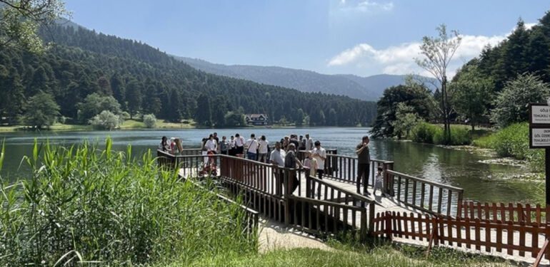 Bayram tatilinde Abant, Gölcük ve Yedigöller'i 131 bin 113 kişi ziyaret etti