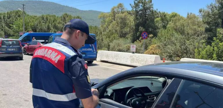 Bodrum'a 3 günde 175 bin araç giriş yaptı; oteller doluluk oranı yüzde 95'e ulaştı