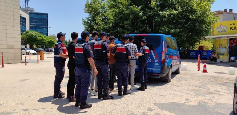 Bursa’da 11 kaçak göçmen yakalandı