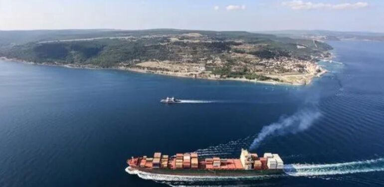 Çanakkale Boğazı’nda gemi trafiği askıya alındı