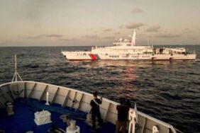 Çin ve Filipinler'e ait iki gemi çarpıştı!