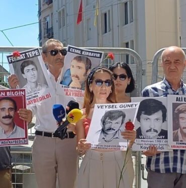 Cumartesi Anneleri 1002'inci haftada 'Ah'larıyla yaşamaya devam edenler...'