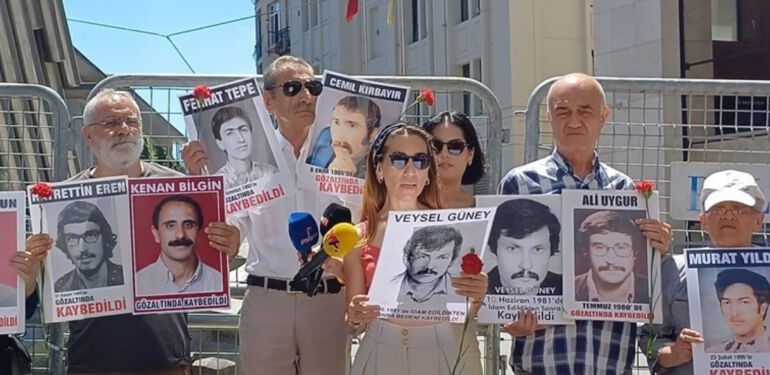 Cumartesi Anneleri 1002'inci haftada 'Ah'larıyla yaşamaya devam edenler...'