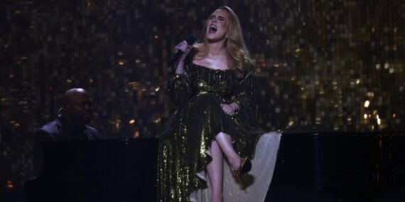 Adele, nadir bir bakteri sebebiyle kısmen duyma yetisini kaybetti!