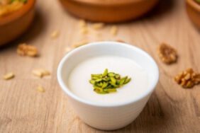 Ege'nin incisi meşhur Alaçatı muhallebisi tarifi.