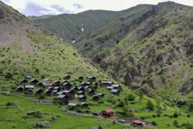 Erzurum-Rize sınırındaki zirveler doğaseverleri bekliyor