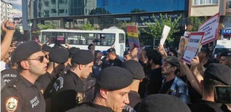 Eskişehir'de Onur Yürüyüşü'ne polis müdahalesi Gözaltılar var