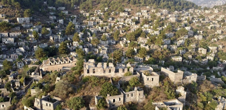Fethiye'deki o köye turistlerden yoğun ilgi!