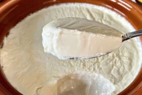 Hazır yoğurda elveda! Bu mayalama tekniği ile asla sulanmıyor