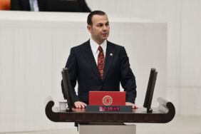 İYİ Parti'de yaprak dökümü devam ediyor İstanbul Milletvekili Seyithan İzsiz partisiyle yollarını ayırdı