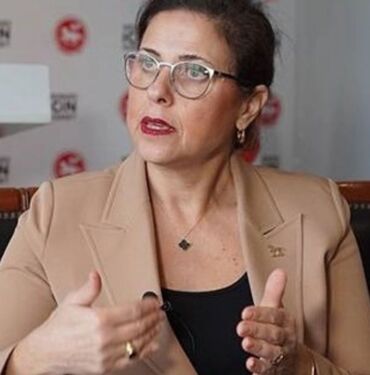 İlay Aksoy'dan 'WhatsApp' şikayeti Ümit Özdağ'ı uyard