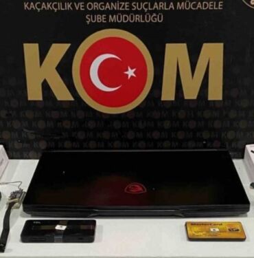 Isparta'da YKS'de yapay zeka düzeneğiyle kopya çekti Tutuklandı