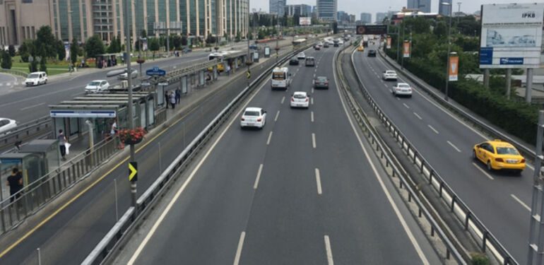 İstanbul’da bayramın birinci gününde yollar boş kaldı