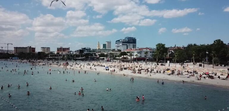 İstanbul’da plajlarda bayram yoğunluğu