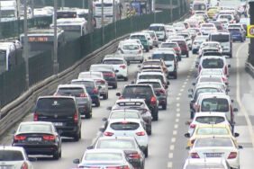 İstanbul'da tatil sonrası ilk iş gününde trafik yoğunluğu