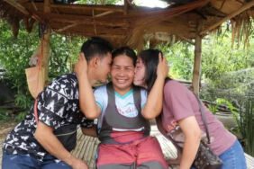 İsteme törenine eski kayınvalidesi ve kayınpederiyle gitti