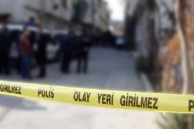 İzmir'de dehşet Eve köpek getiren oğlunu ekmek bıçağıyla öldürdü olay yeri