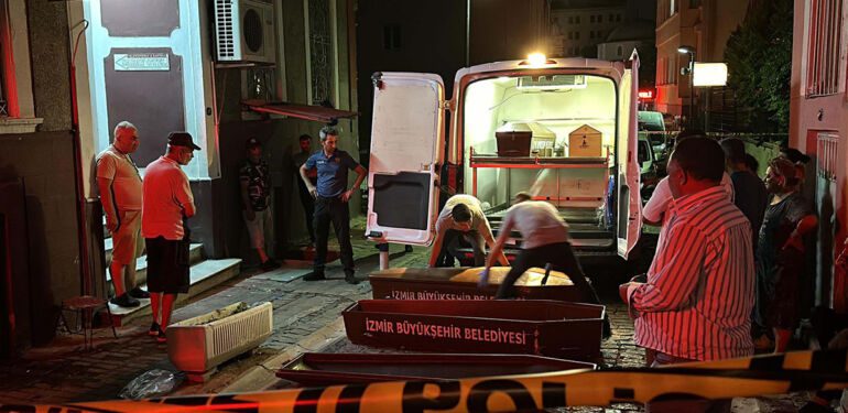 İzmir'de korkunç olay İki çocuk otel odasında ölü bulundu