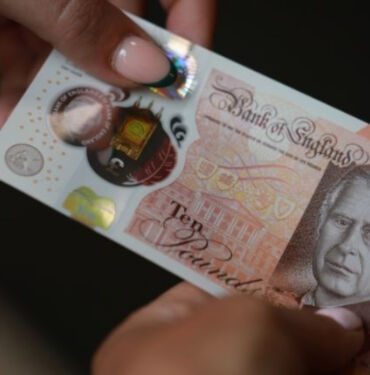 Kral Charles banknotları için av başladı! Açık artırmada 17 bin sterline satıldı!