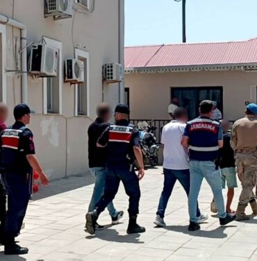 Mersin'de kadınları fuhşa zorlayan 8 zanlı tutuklandı
