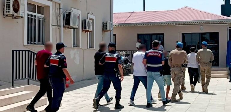Mersin'de kadınları fuhşa zorlayan 8 zanlı tutuklandı