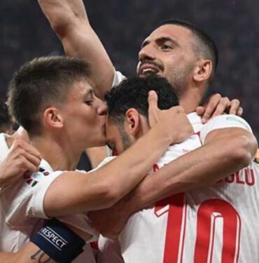 Milli Takım son 16'da! Çekya 1-2 Türkiye
