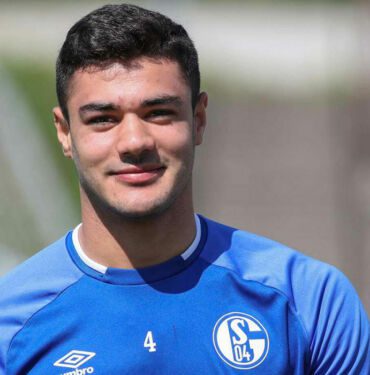 Milli futbolcu Ozan Kabak ameliyat oldu