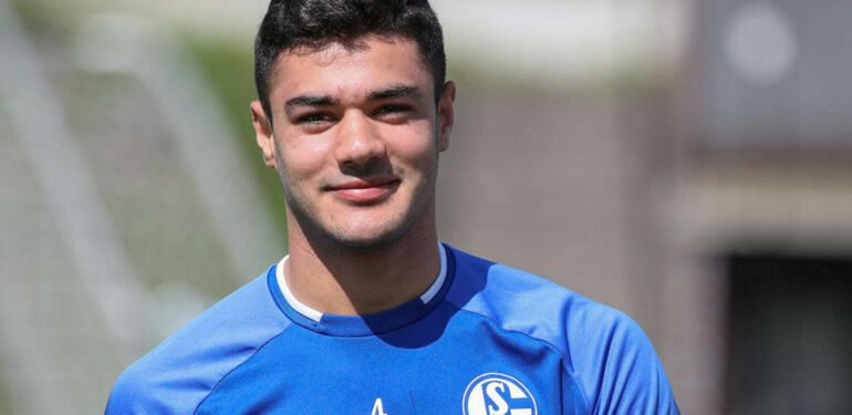 Milli futbolcu Ozan Kabak ameliyat oldu