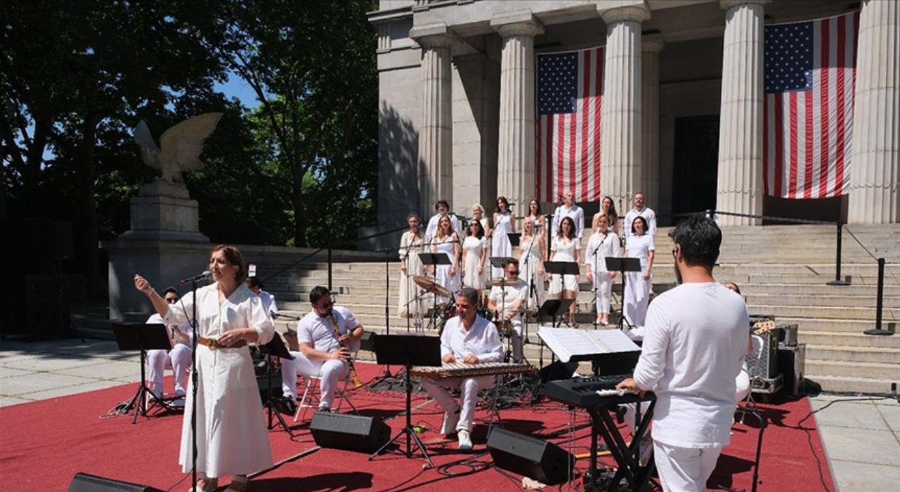 New York Atatürk Korosu Harlem'de konser verdi