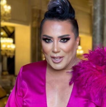 Nişanda 2 kilo altın takmıştı! Murat Övüç takılarını sergiledi