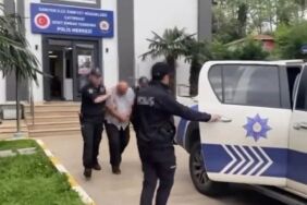 Öğretmene yumruk atan veli gözaltına alındı