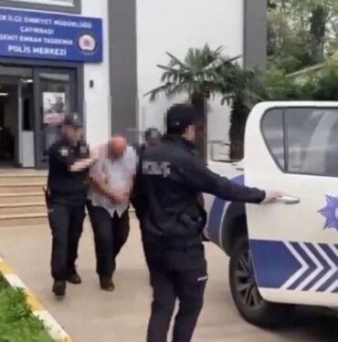 Öğretmene yumruk atan veli gözaltına alındı