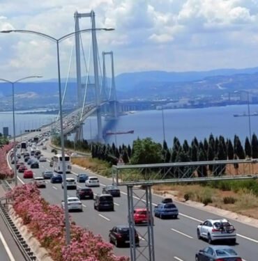 Osmangazi Köprüsü'nde bayram yoğunluğu