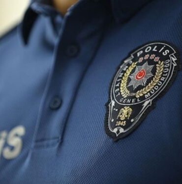 Polis memuru, eşini ve çocuğunu silahla öldürüp intihar etti